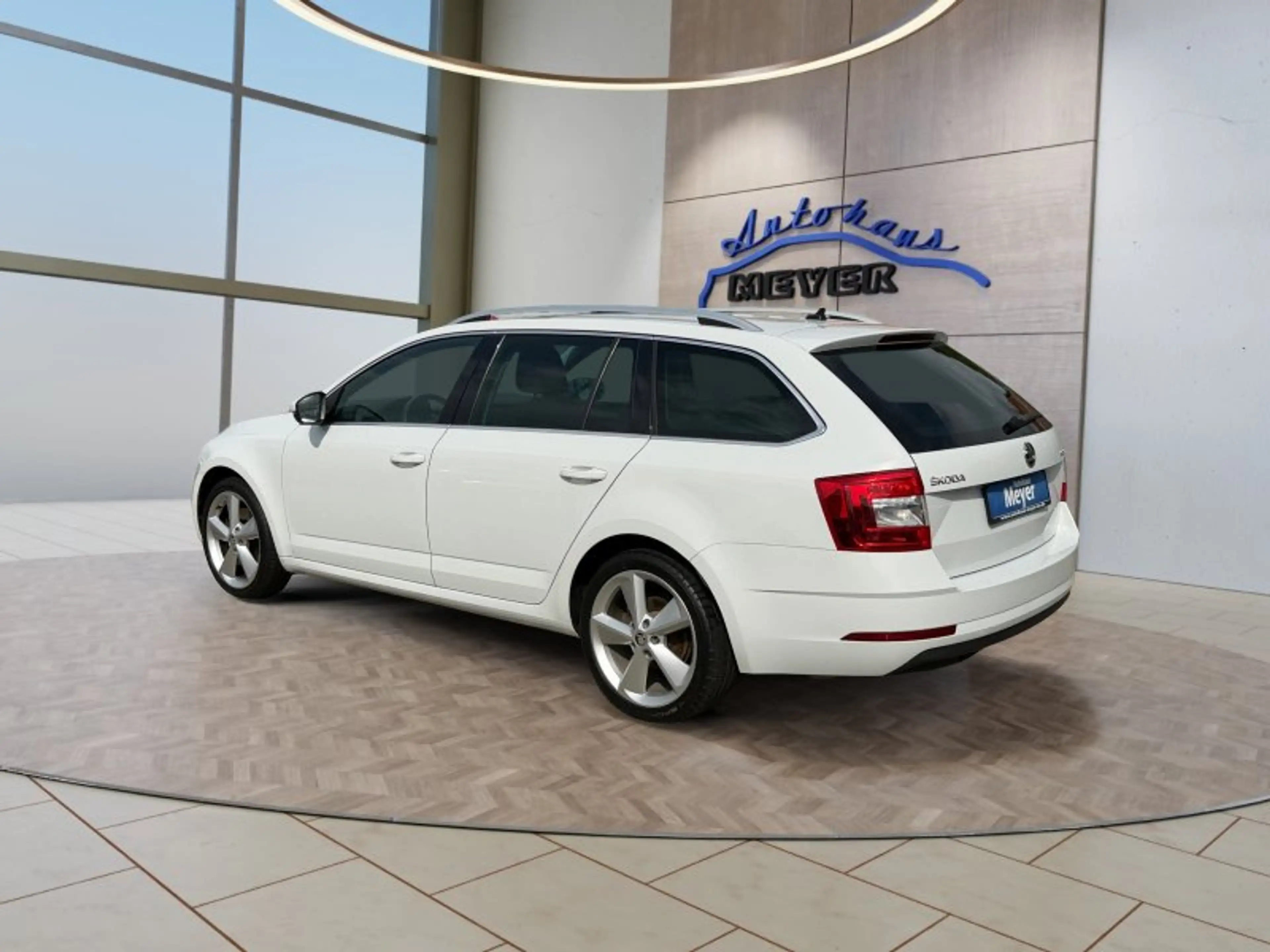 Skoda Octavia 1.8TSI Style  AHK/LED/Navi — photo 3