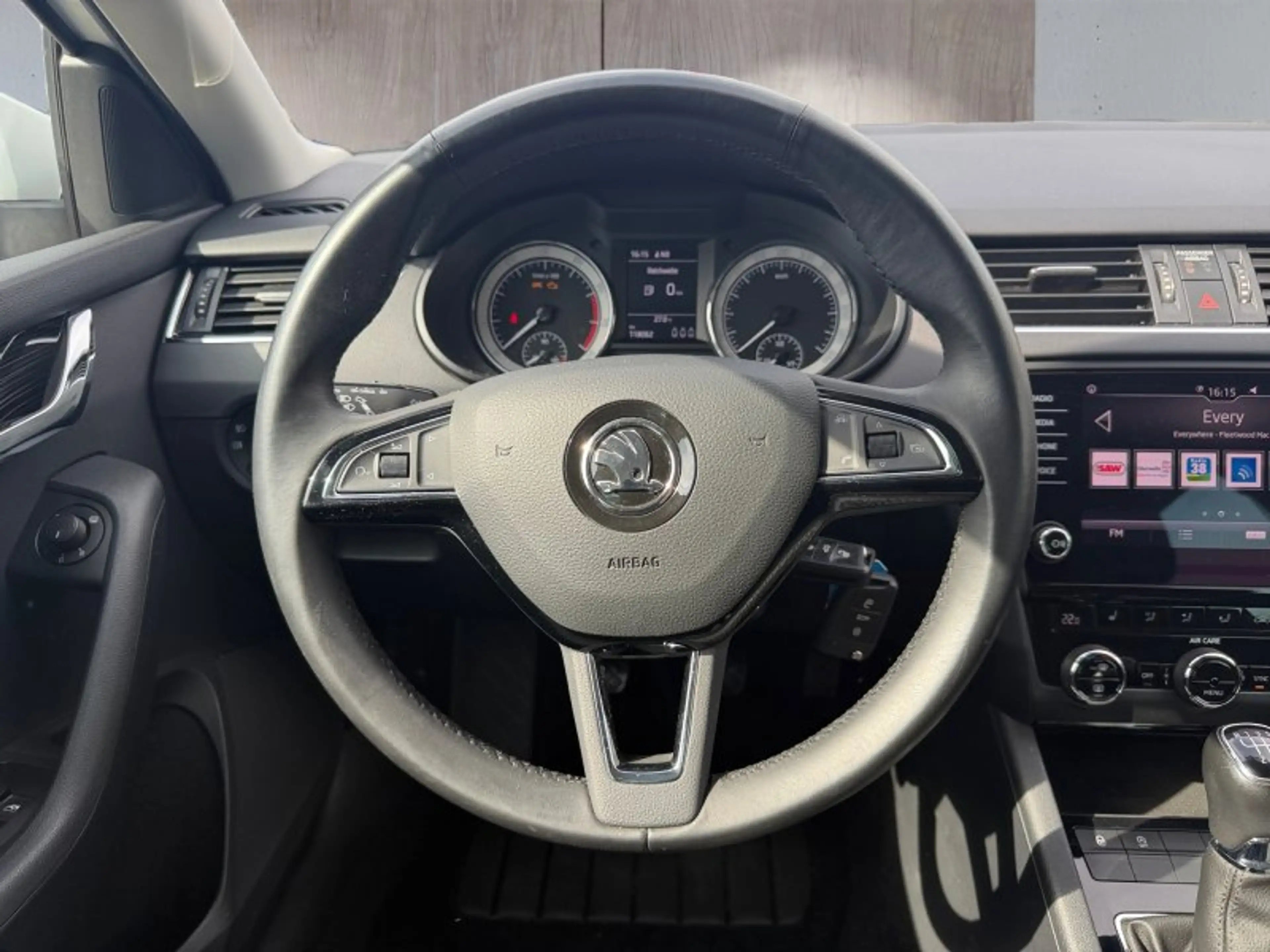 Skoda Octavia 1.8TSI Style  AHK/LED/Navi — photo 12
