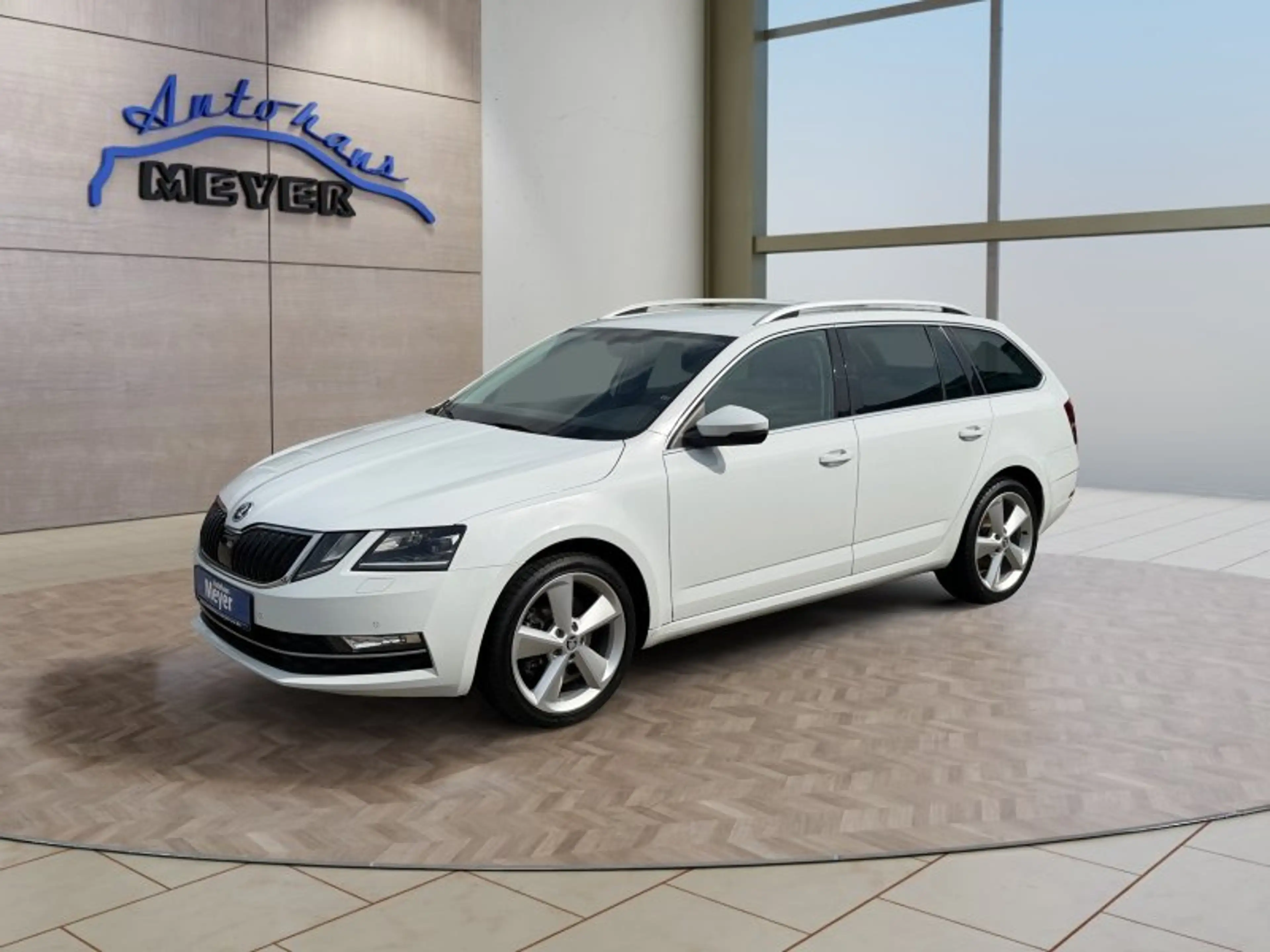Skoda Octavia 1.8TSI Style  AHK/LED/Navi