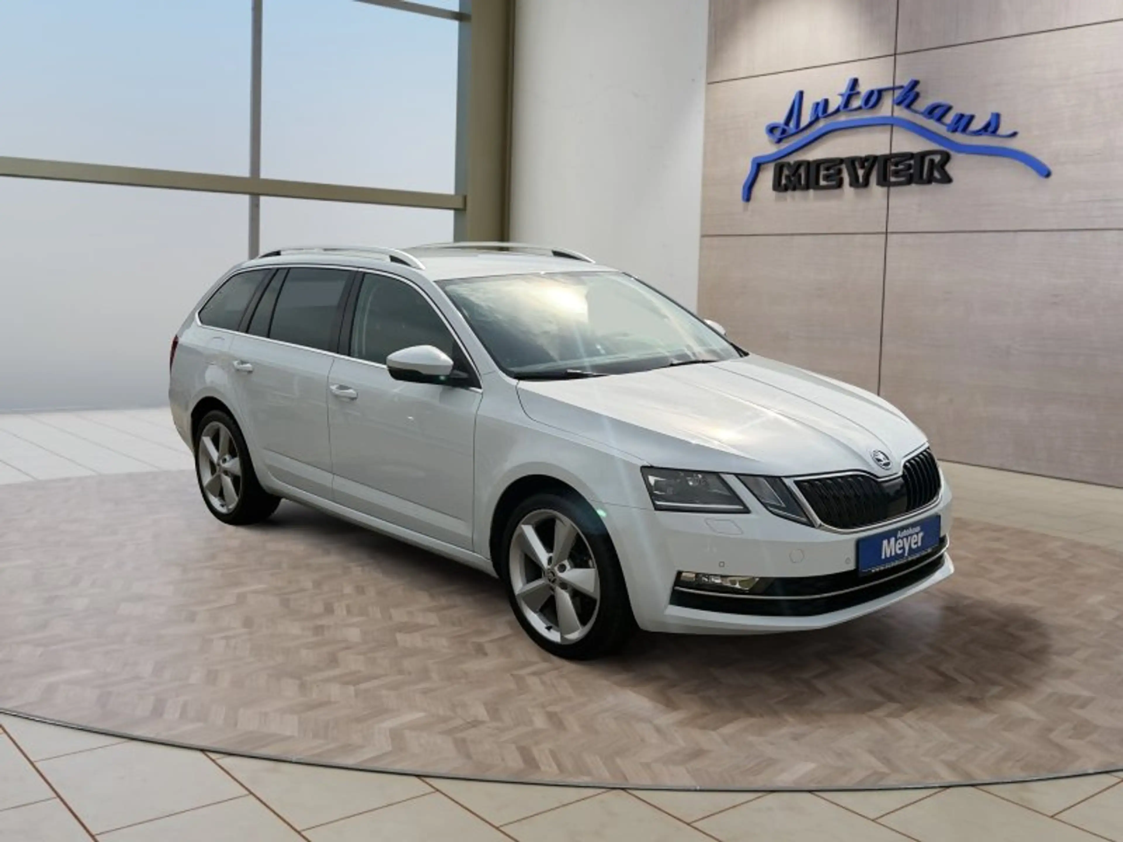 Skoda Octavia 1.8TSI Style  AHK/LED/Navi — photo 7