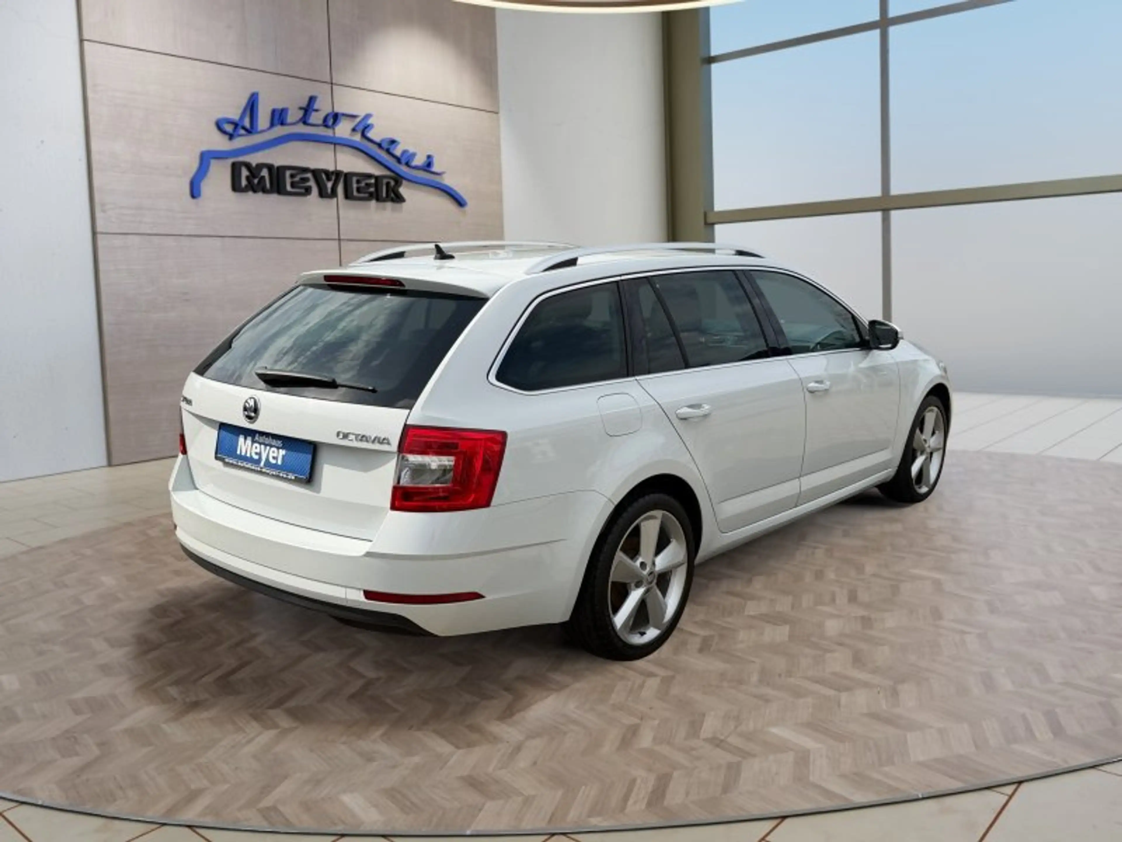 Skoda Octavia 1.8TSI Style  AHK/LED/Navi — photo 5