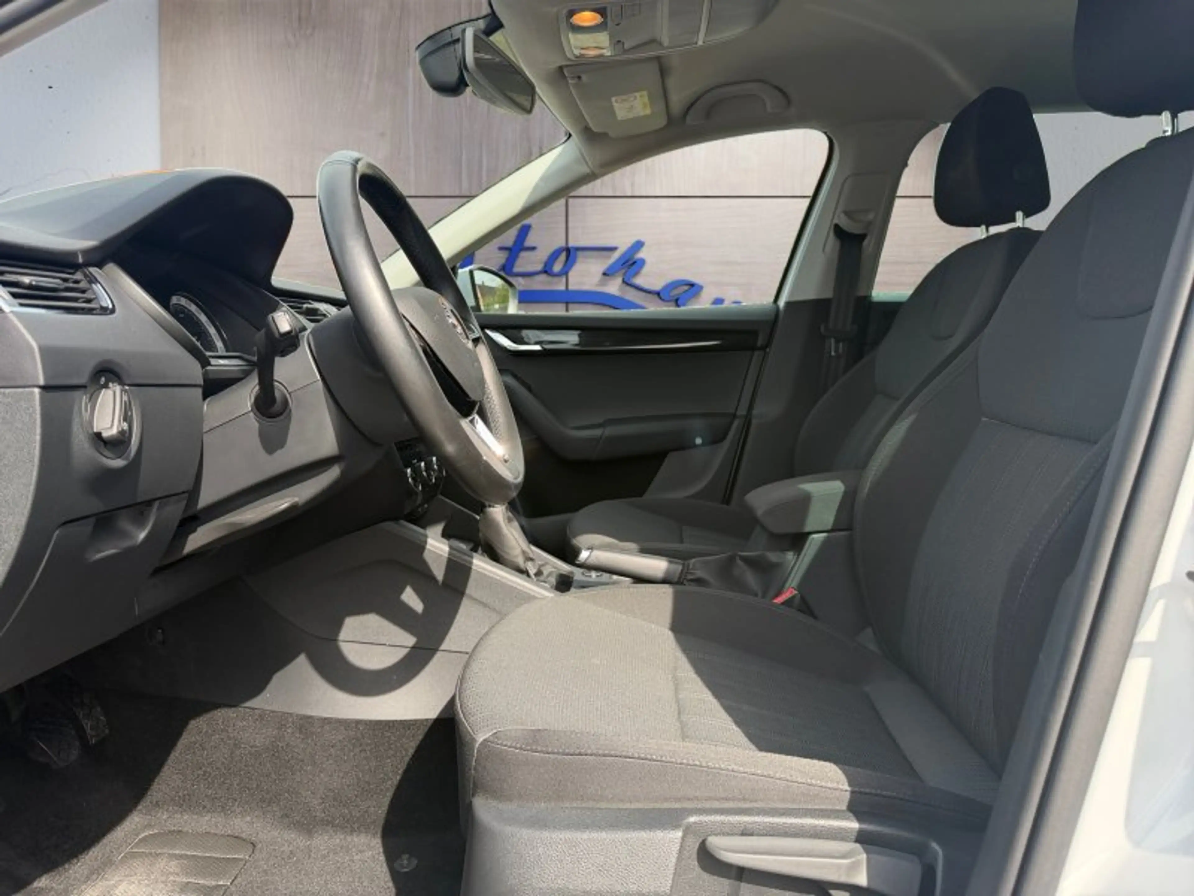 Skoda Octavia 1.8TSI Style  AHK/LED/Navi — photo 9