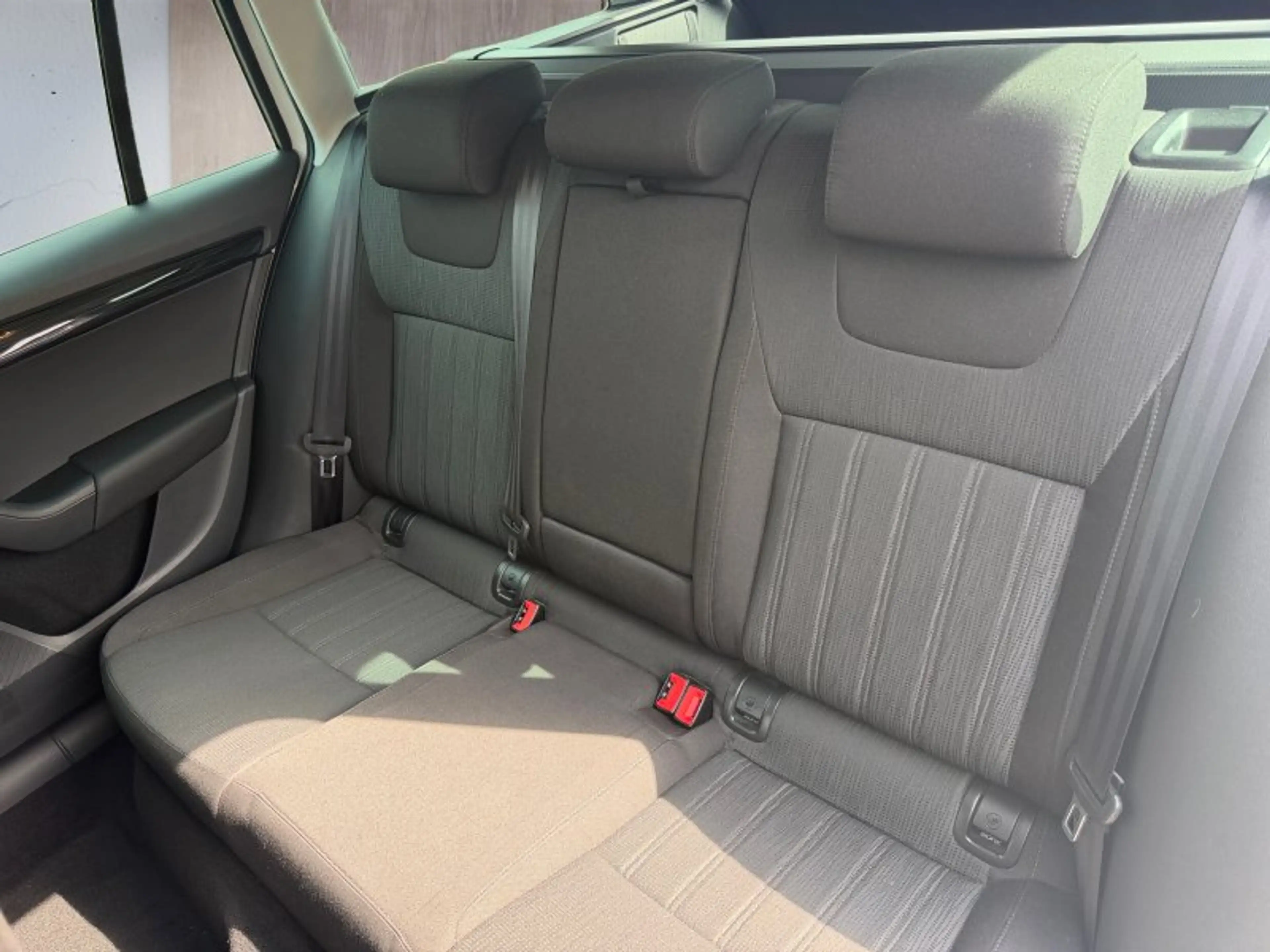 Skoda Octavia 1.8TSI Style  AHK/LED/Navi — photo 13