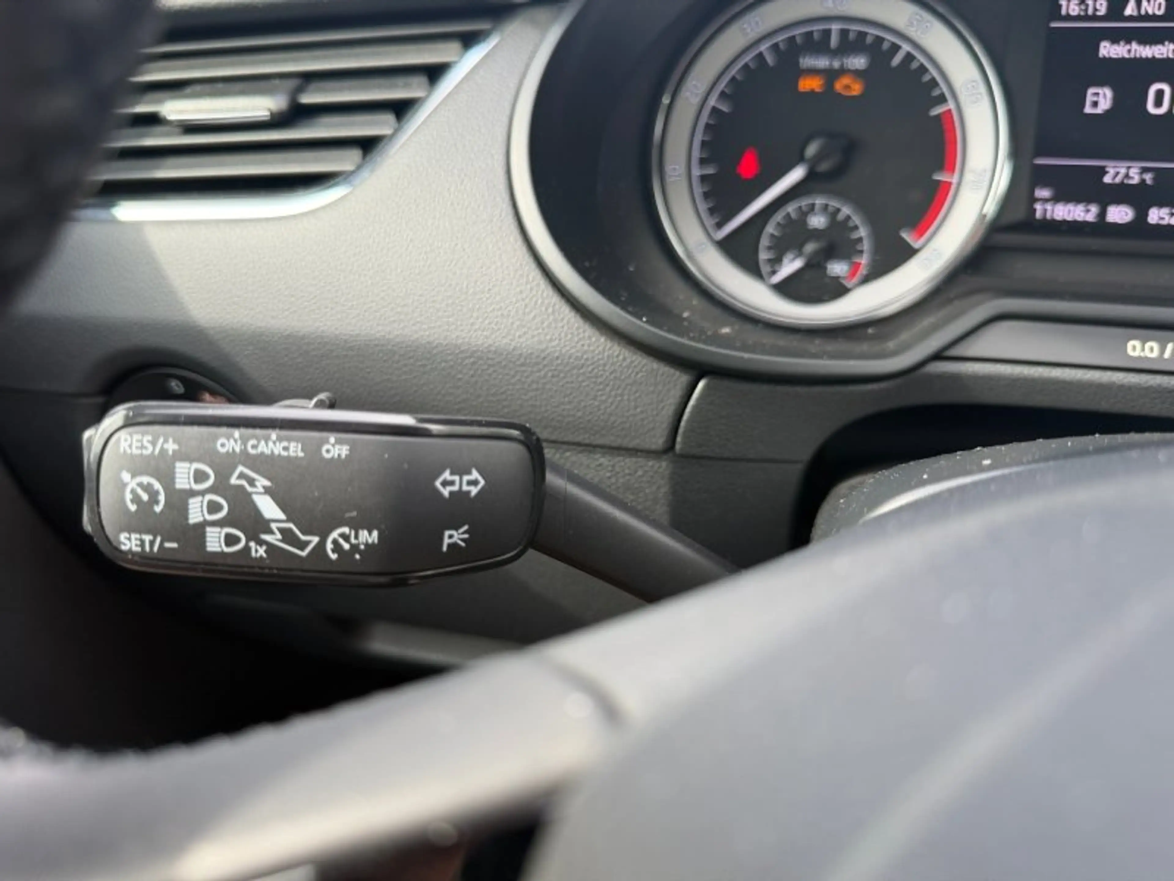 Skoda Octavia 1.8TSI Style  AHK/LED/Navi — photo 22