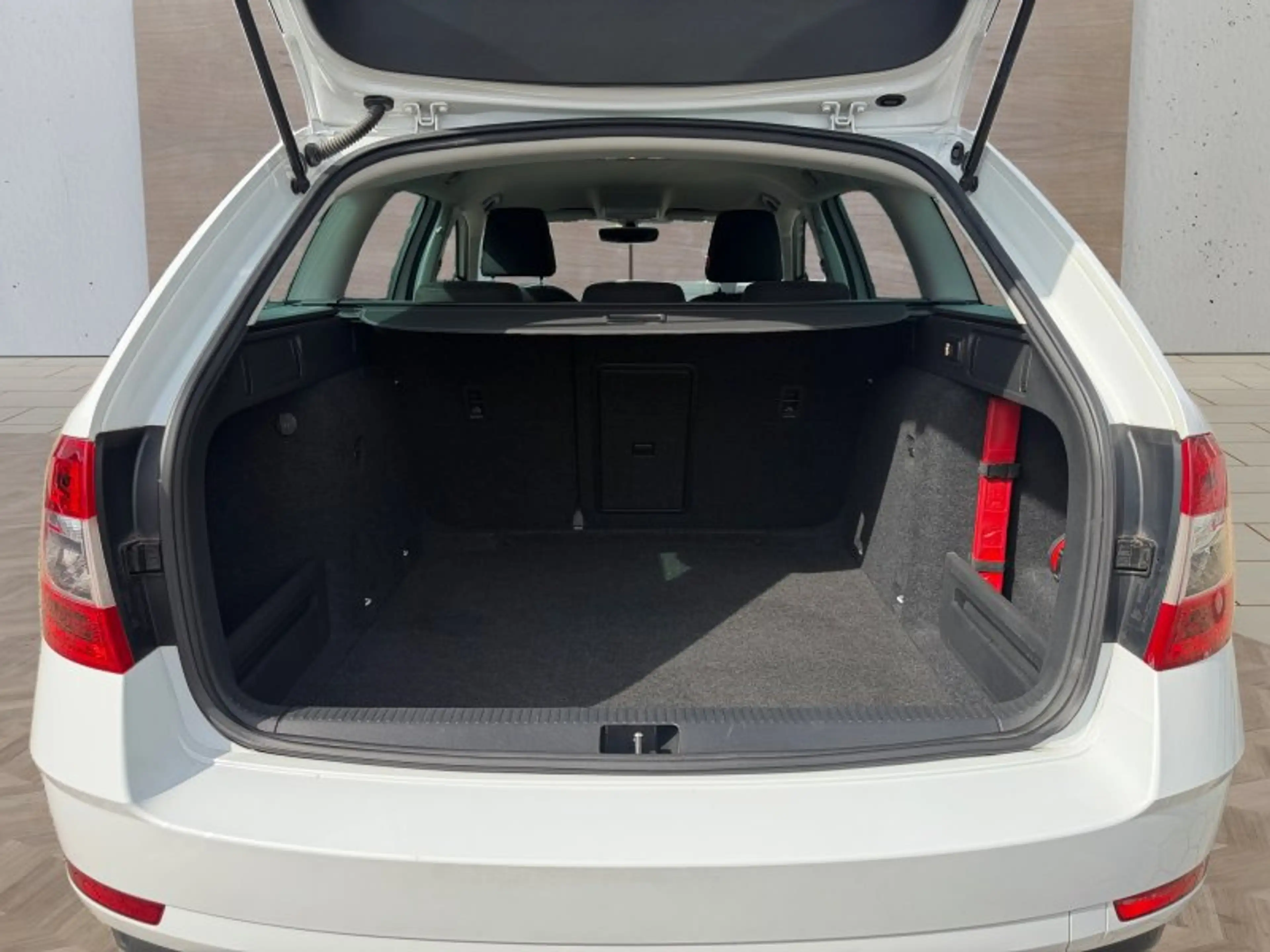 Skoda Octavia 1.8TSI Style  AHK/LED/Navi — photo 16