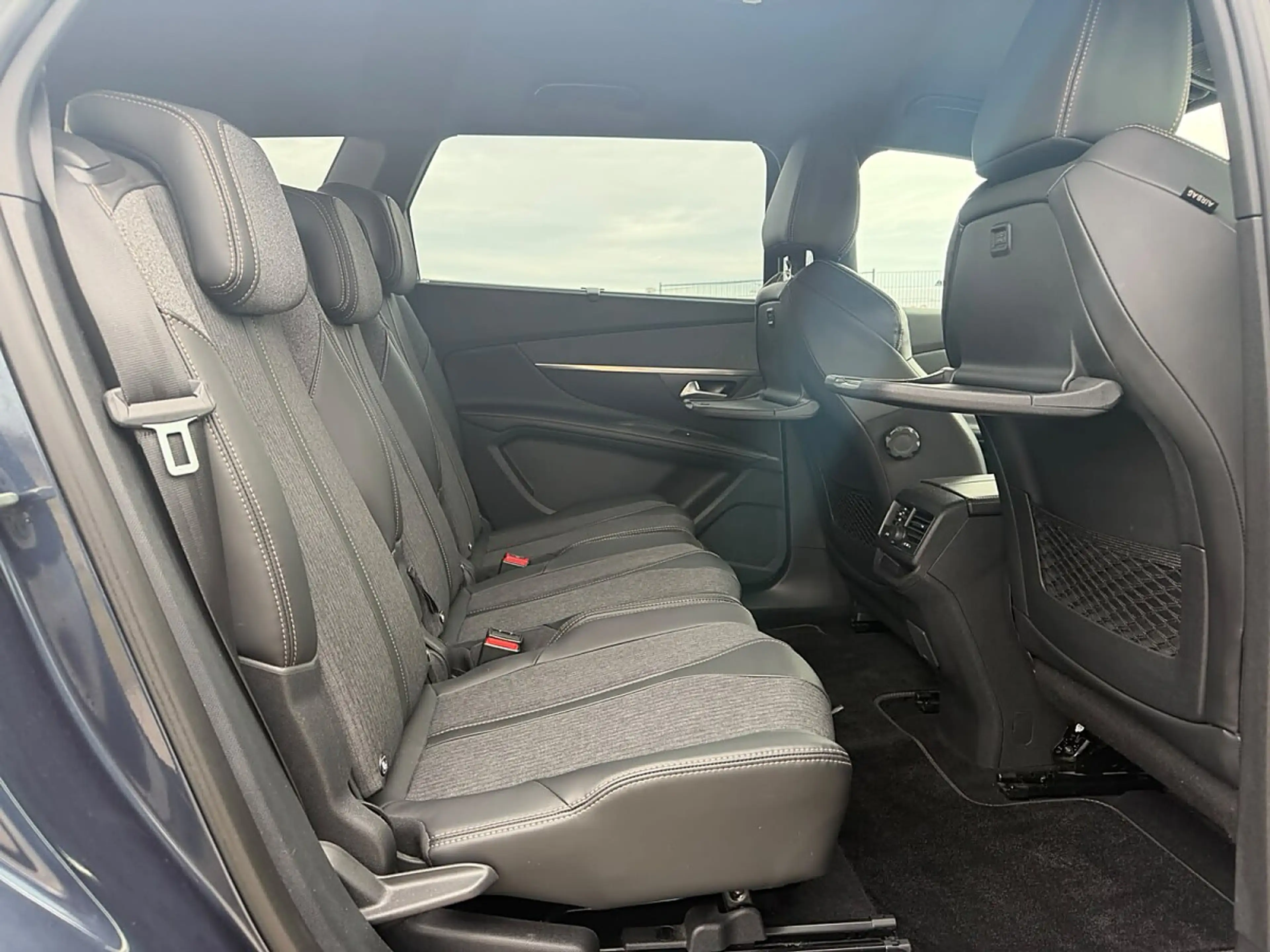 Peugeot 5008 1,2 PureTech 130 S&S GT Line *7 Sitzer*Totwinke... — photo 13