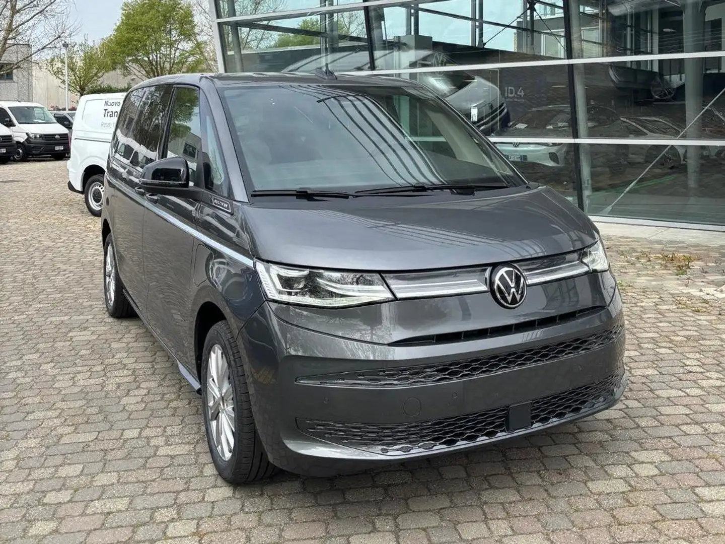 Volkswagen T7 Multivan 1.5 PHEV DSG 4Motion Style Grigio - 1