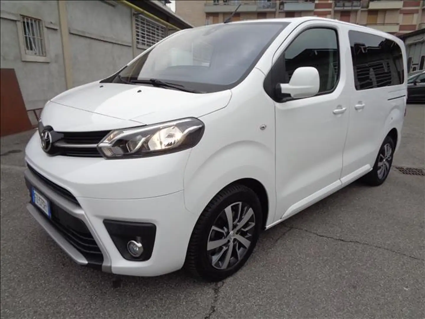 Toyota Proace PROACE VERSO 1.5 D 120 CV EXECUTIVE 8 POSTI Weiß - 1