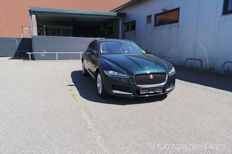 Jaguar XF Portfolio AWD 35t PANO,LED,LEDER,CAM — photo 4