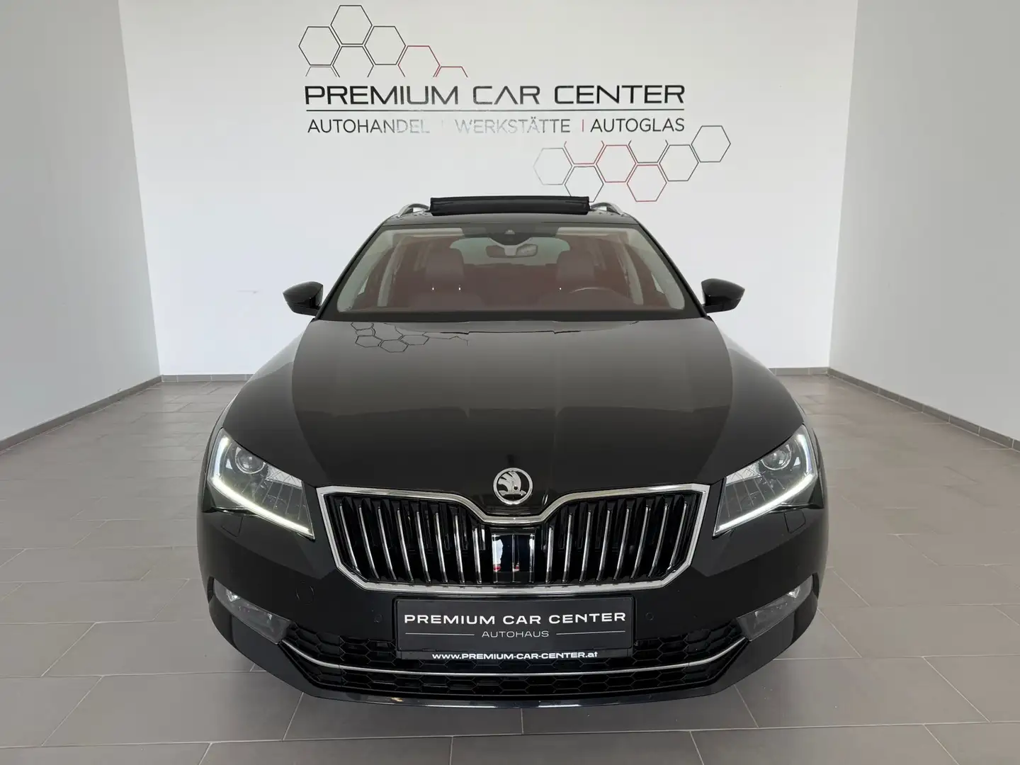 Skoda Superb Combi 2,0 TDI Style DSG LED / LEDER / SITZHEIZUNG Schwarz - 2
