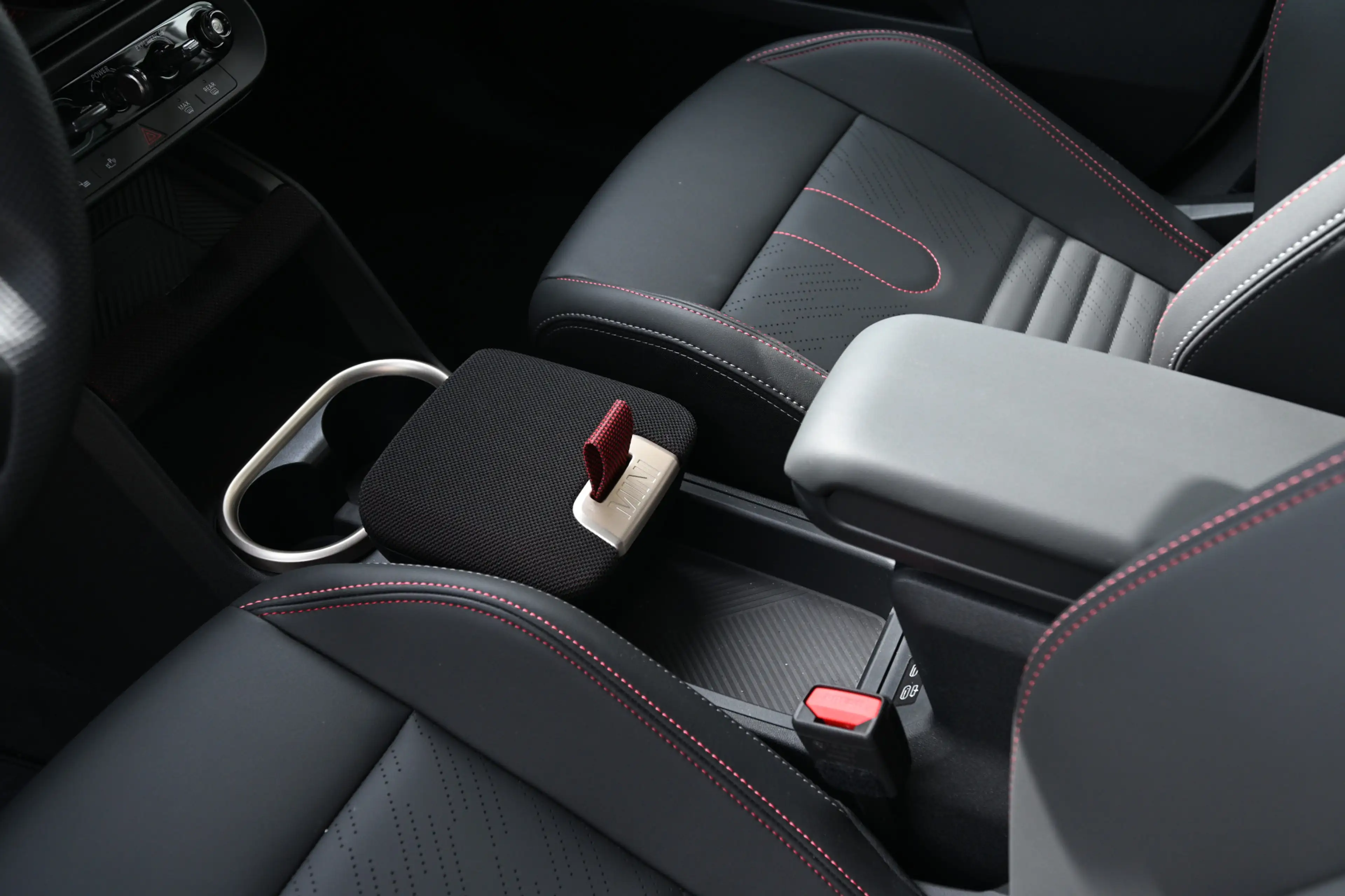 MINI Countryman E / John Cooper Works / Pakket XL / 19" JCW Runway S — photo 8