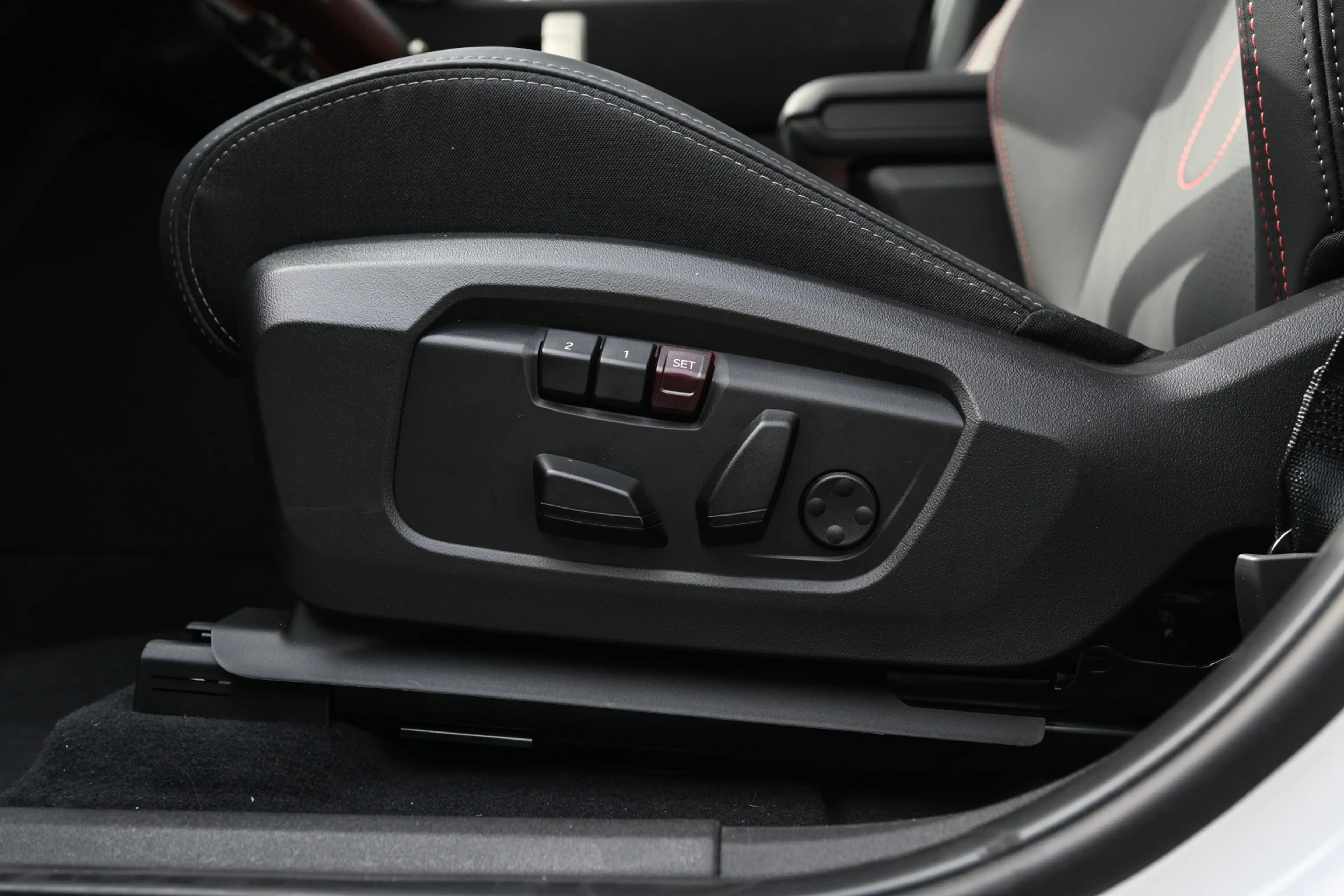 MINI Countryman E / John Cooper Works / Pakket XL / 19" JCW Runway S — photo 6