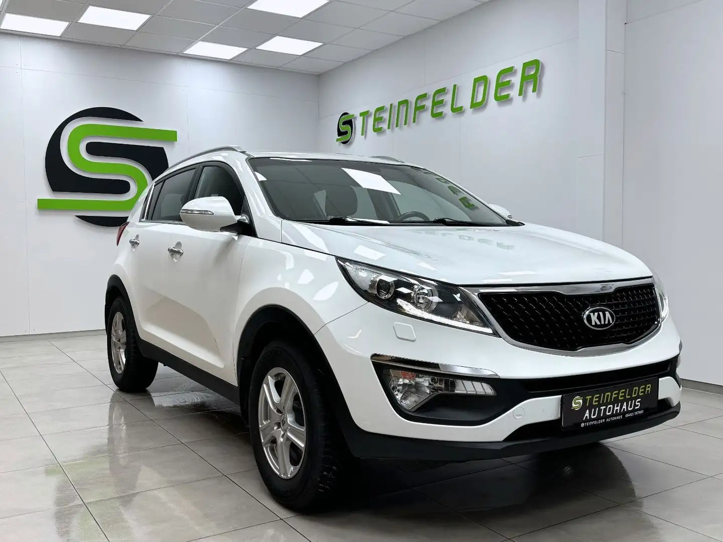 Kia Sportage 1.7 CRDi 2WD Vision / 4X SHZ / White - 1