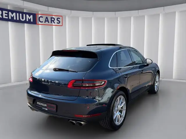 Porsche Macan view 5