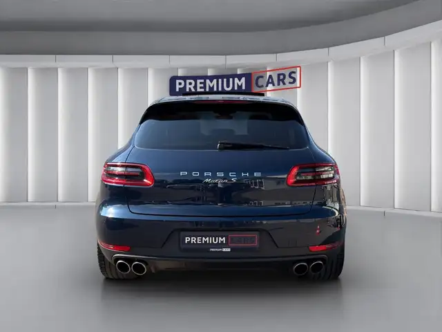 Porsche Macan view 4