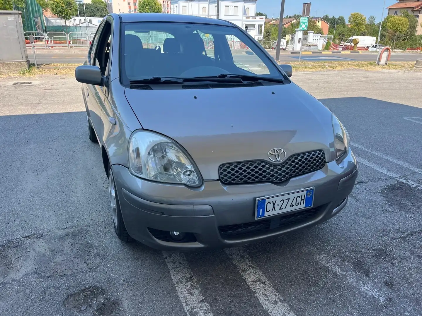 Toyota Yaris 5p 1.0 Sol - 1