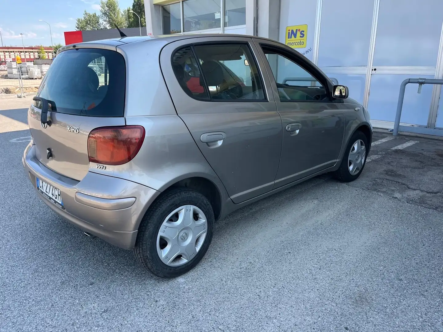 Toyota Yaris 5p 1.0 Sol - 2