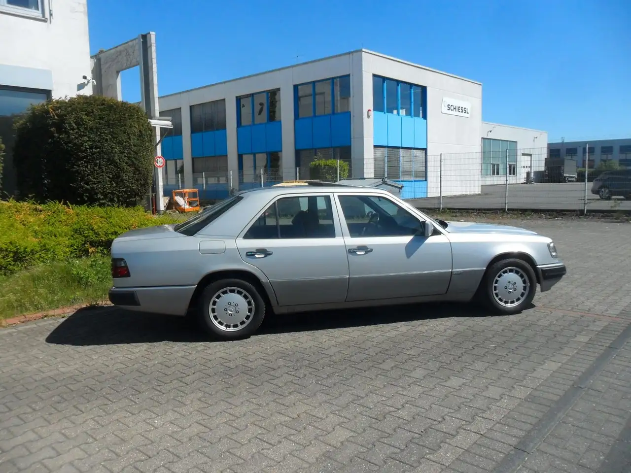 Mercedes-Benz 260 E Sportline*Aut*Klima*Schiebedach*Alu*TOP+TOP, foto 5