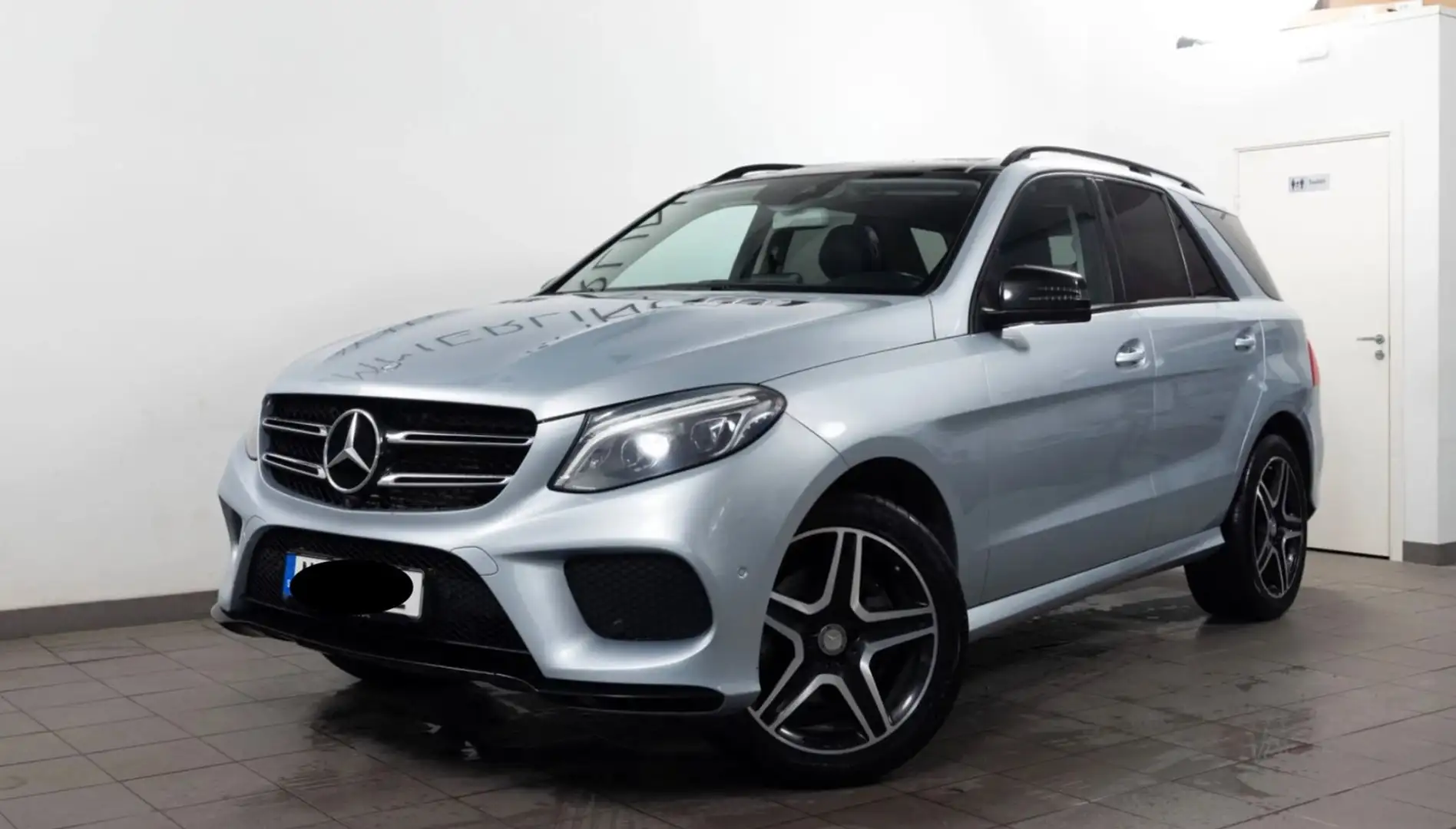 Mercedes-Benz GLE 350 d 4Matic AMG-LINE Срібний - 2