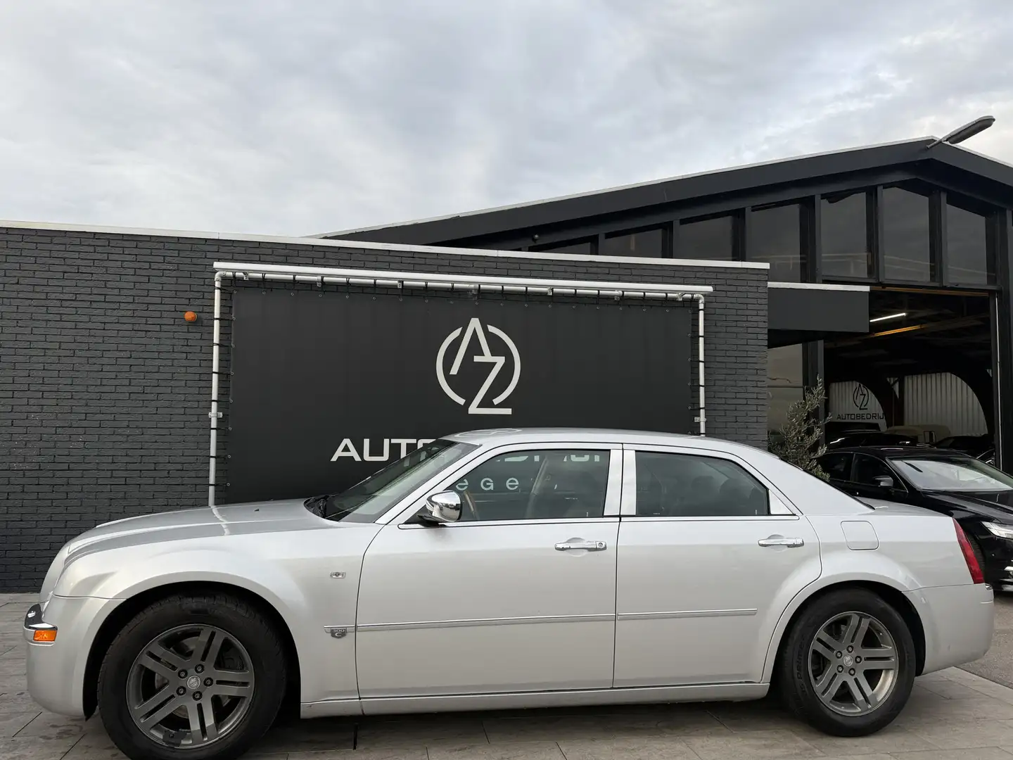 Chrysler 300C 2.7 V6 NAVI*LPG G-3*Automaat*Trekhaak* Grijs - 1