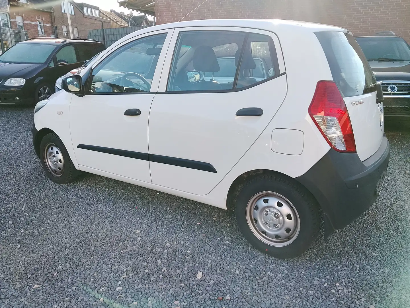 Hyundai i10 1.1 / Allwetter / Tüv bis 07/26 / 4 Türig Weiß - 2