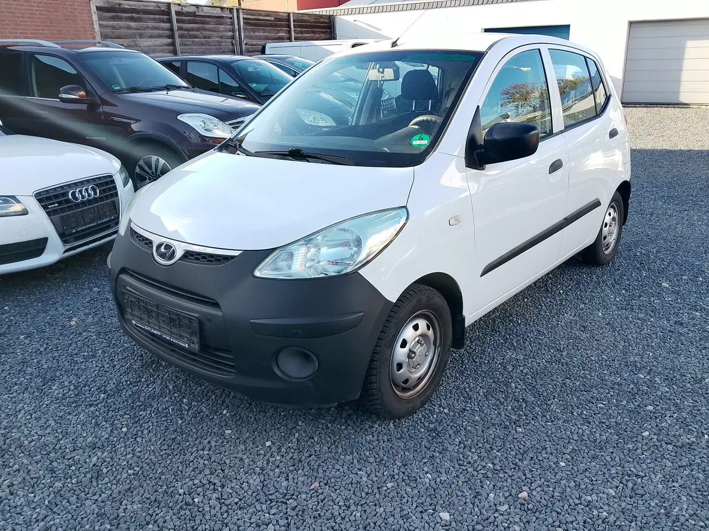Hyundai i10 1.1 / Allwetter / Tüv bis 07/26 / 4 Türig Weiß - 1