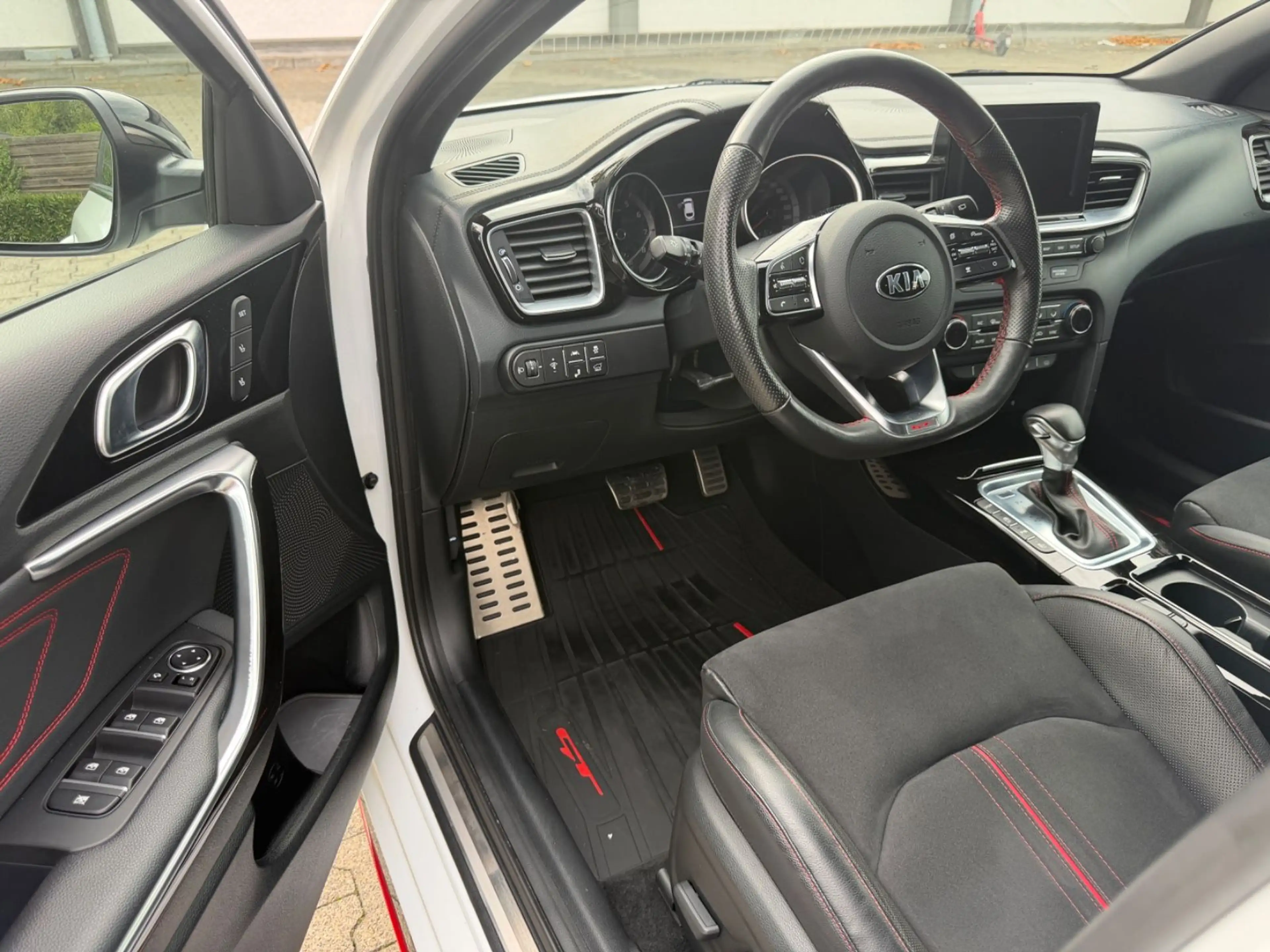 Kia ProCeed / pro_cee'd ProCeed GT 1.6 Navi LED Alus Kamera 1. Hand TÜV — photo 10