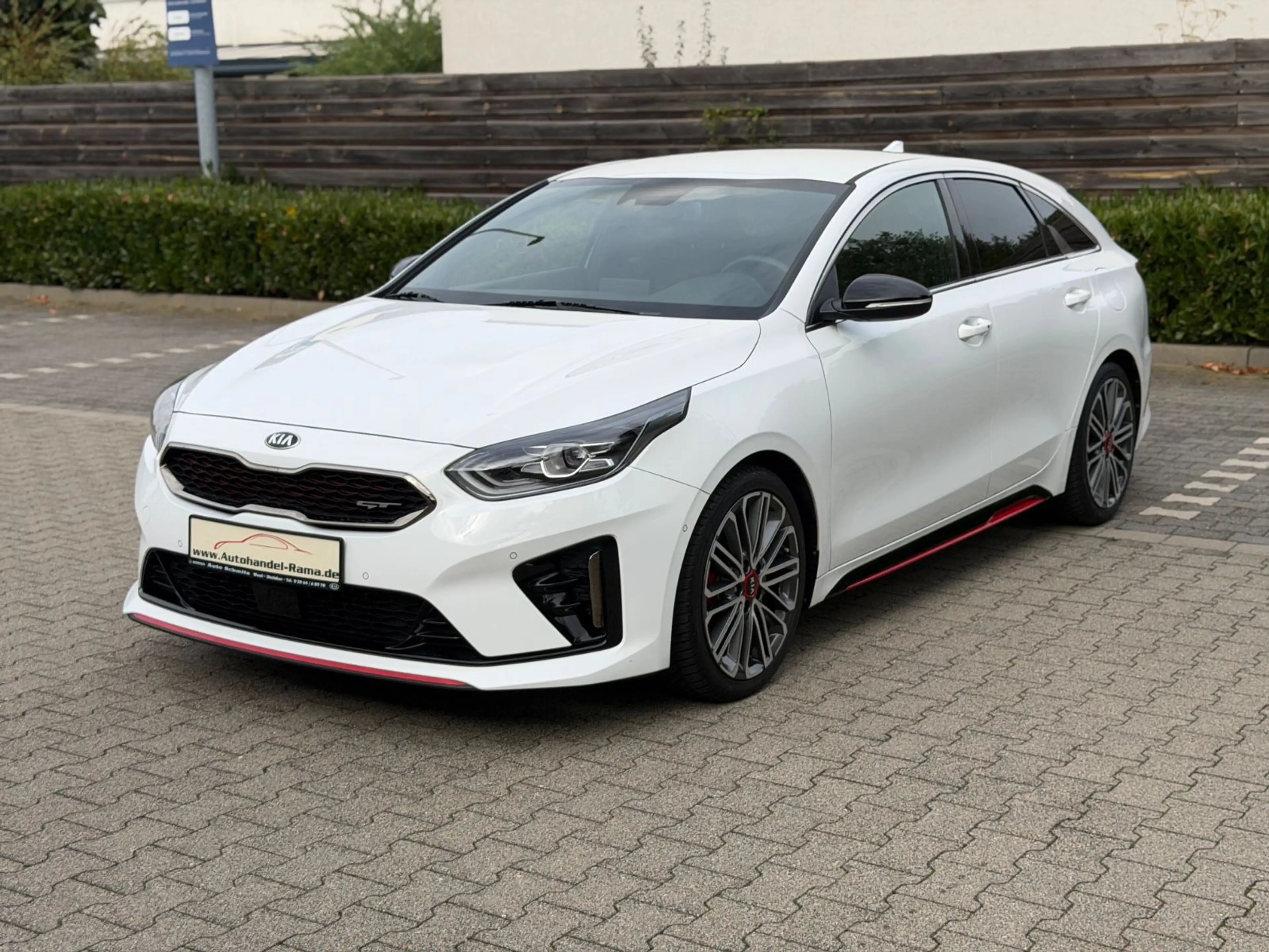 Kia ProCeed / pro_cee'd ProCeed GT 1.6 Navi LED Alus Kamera 1. Hand TÜV — photo 4