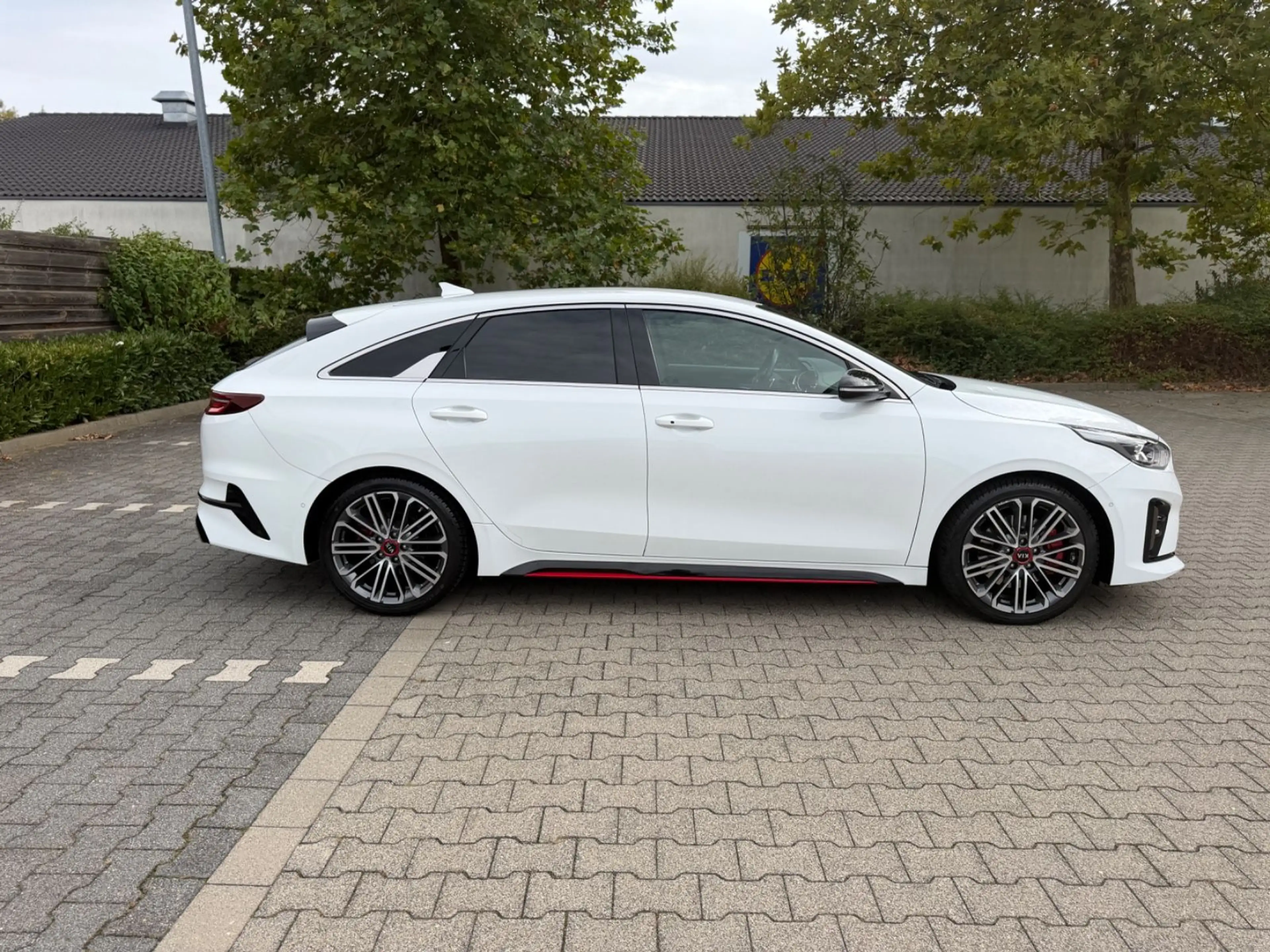 Kia ProCeed / pro_cee'd ProCeed GT 1.6 Navi LED Alus Kamera 1. Hand TÜV — photo 5