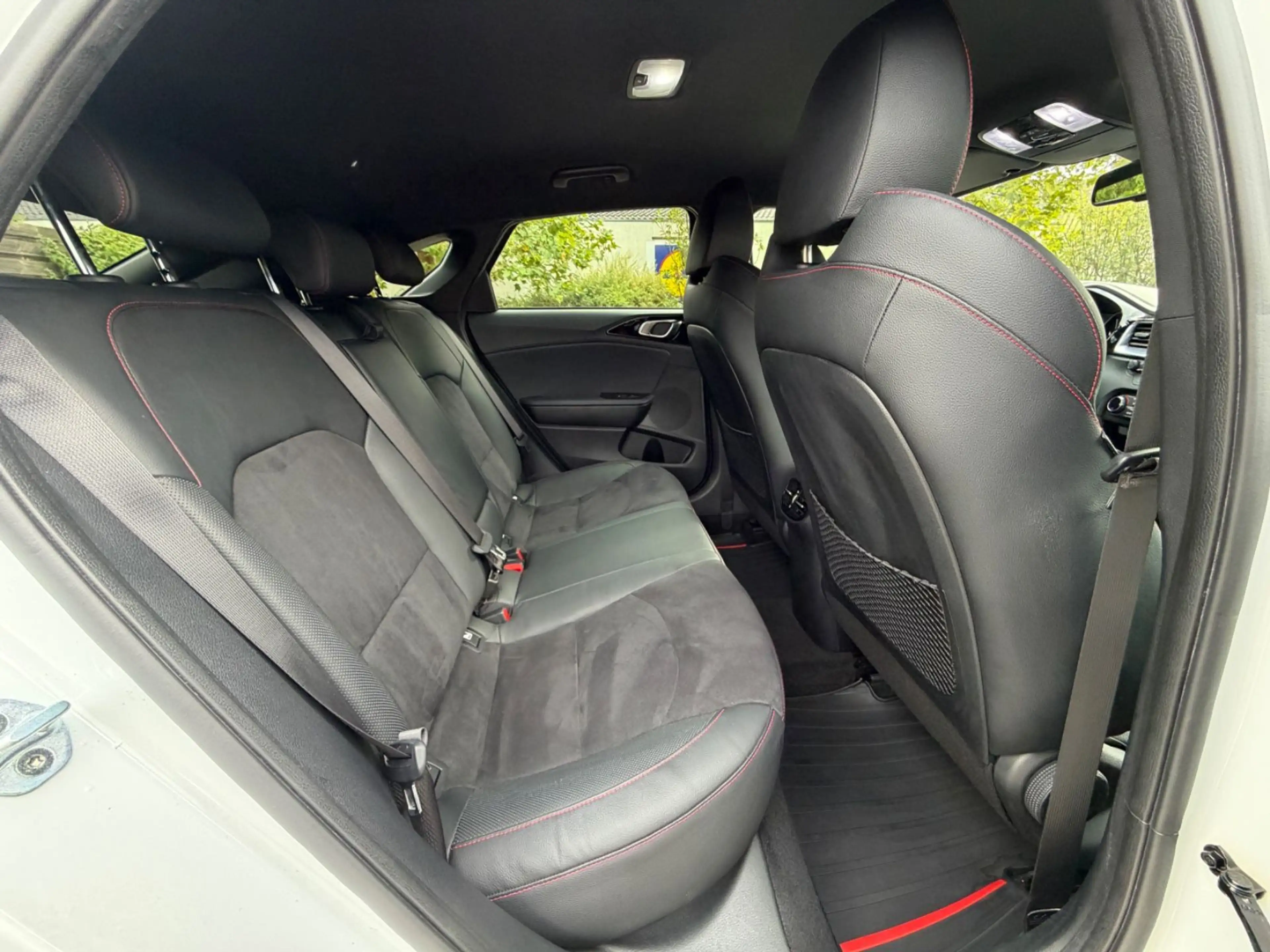 Kia ProCeed / pro_cee'd ProCeed GT 1.6 Navi LED Alus Kamera 1. Hand TÜV — photo 15