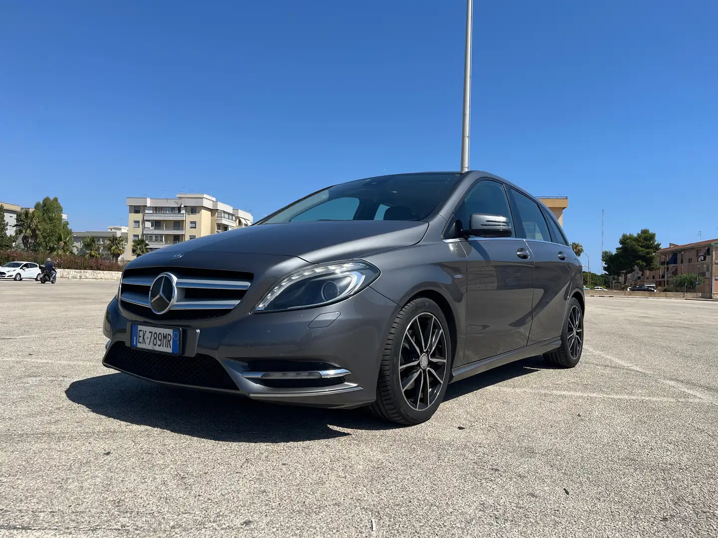 Mercedes-Benz B 200 Classe B - T246 cdi (be) Premium Gris - 2