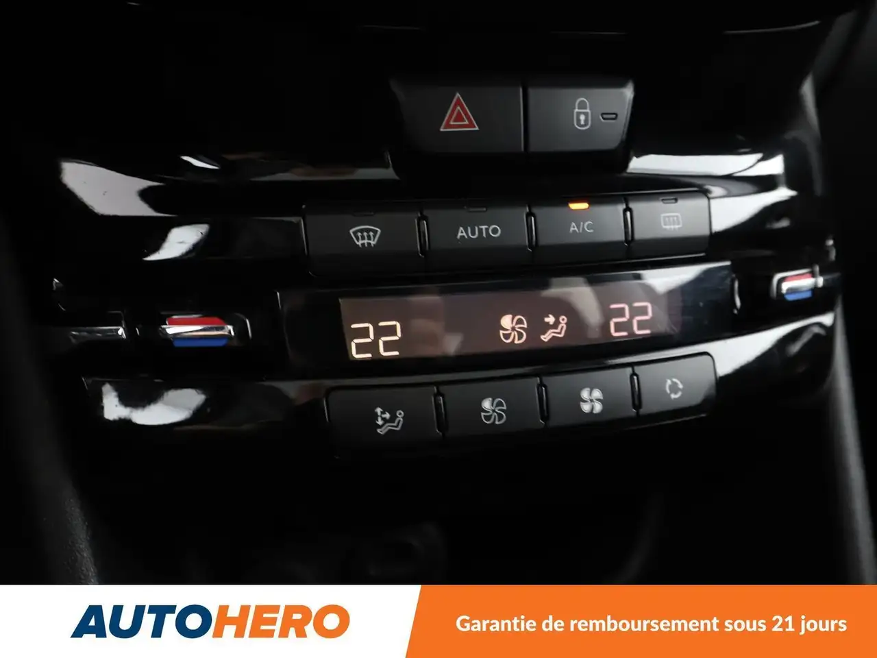 Peugeot 208 208 — photo 26