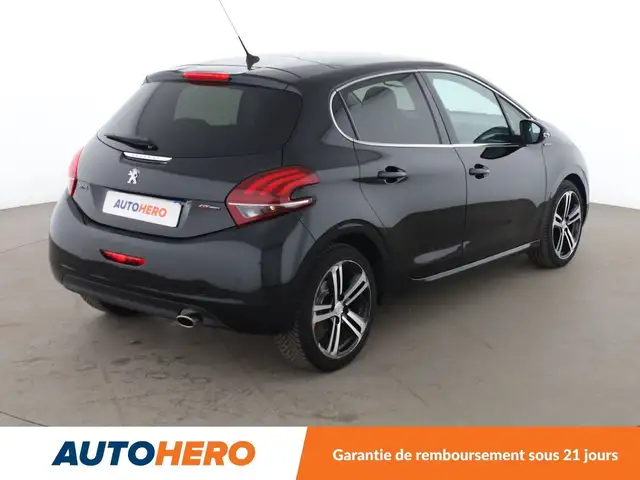 Peugeot 208 view 6