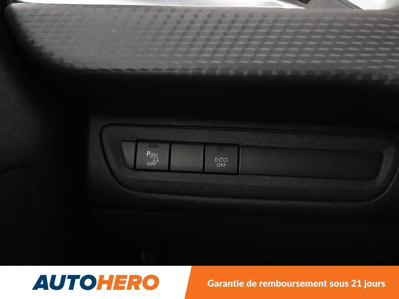Peugeot 208 208 — photo 29