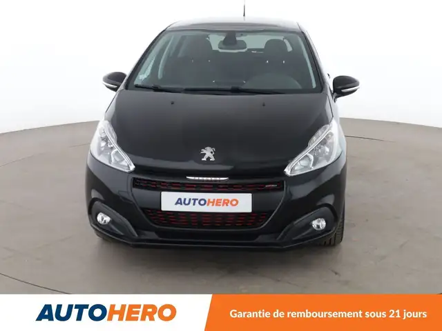 Peugeot 208 view 9
