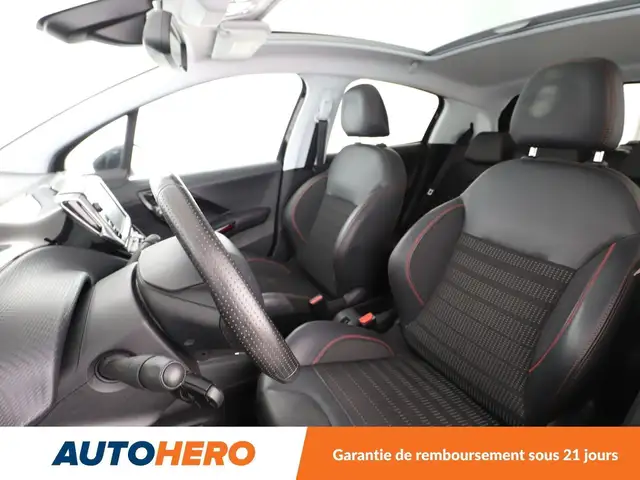 Peugeot 208 view 10