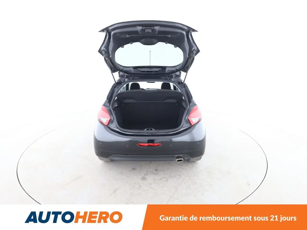 Peugeot 208 208 — photo 16