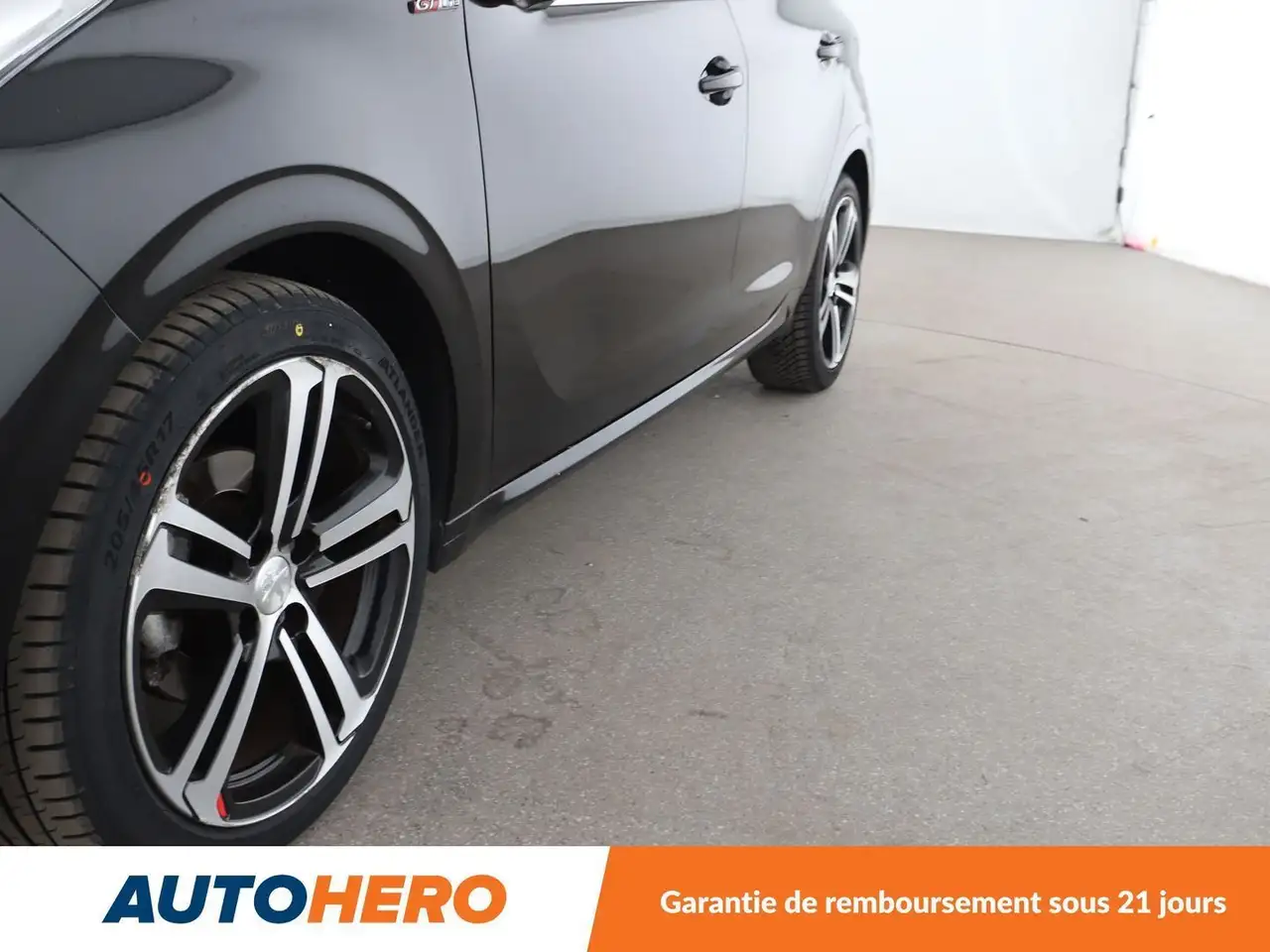 Peugeot 208 208 — photo 31