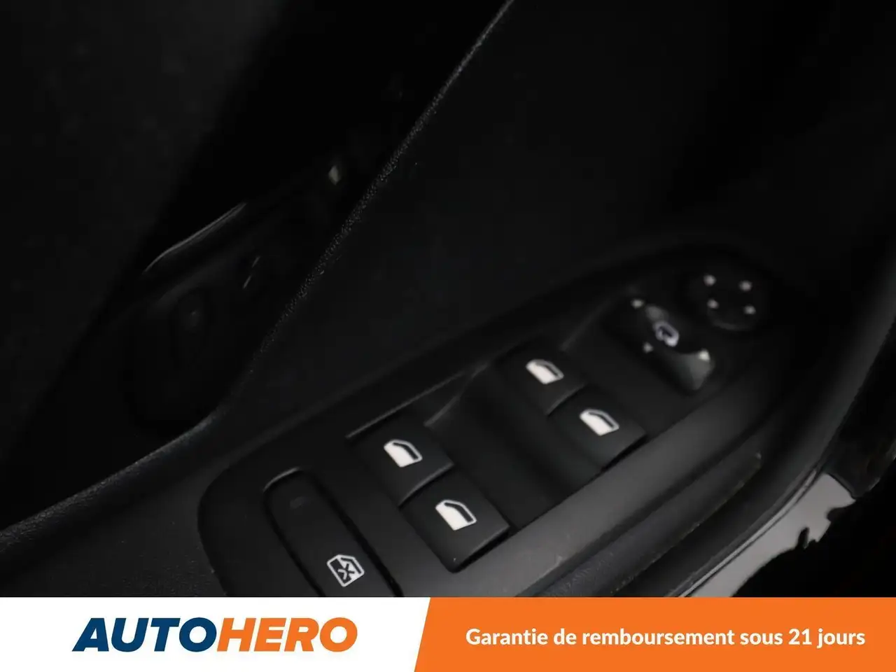 Peugeot 208 208 — photo 28