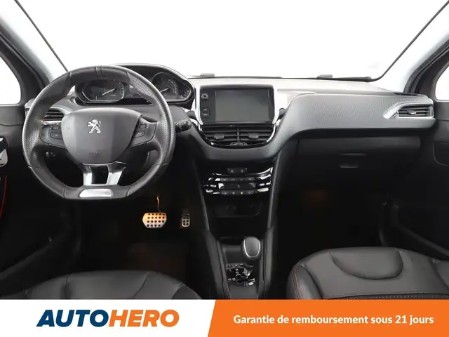 Peugeot 208 view 12