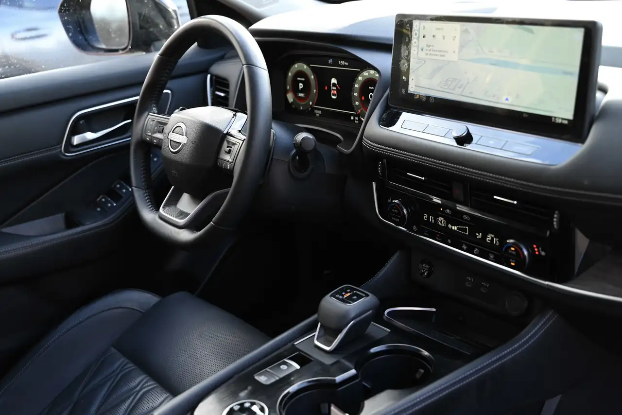 Nissan Rogue снимка Nissan Rogue