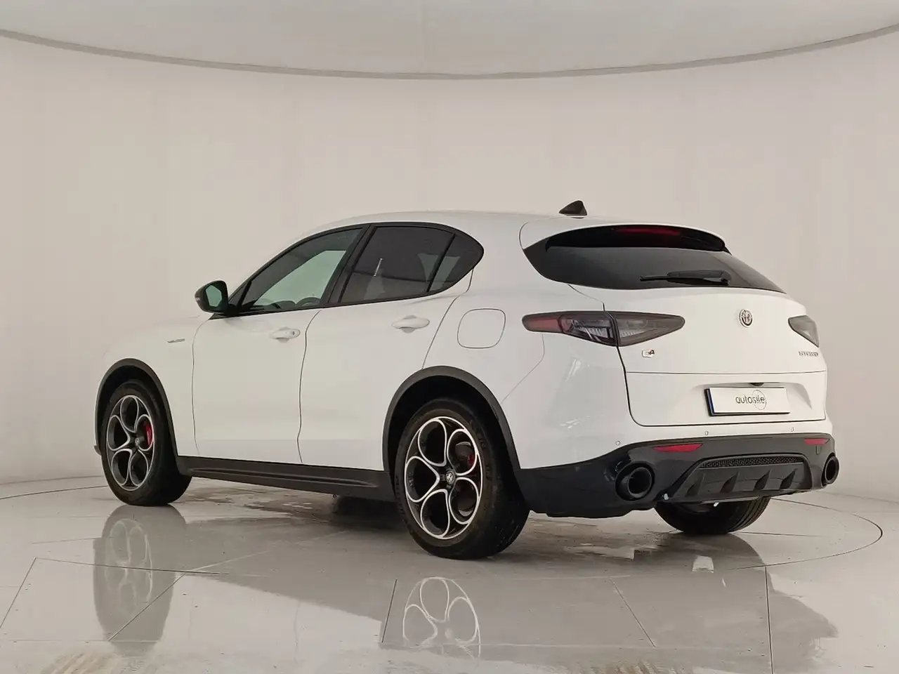Alfa Romeo Stelvio 2024 — фото 7