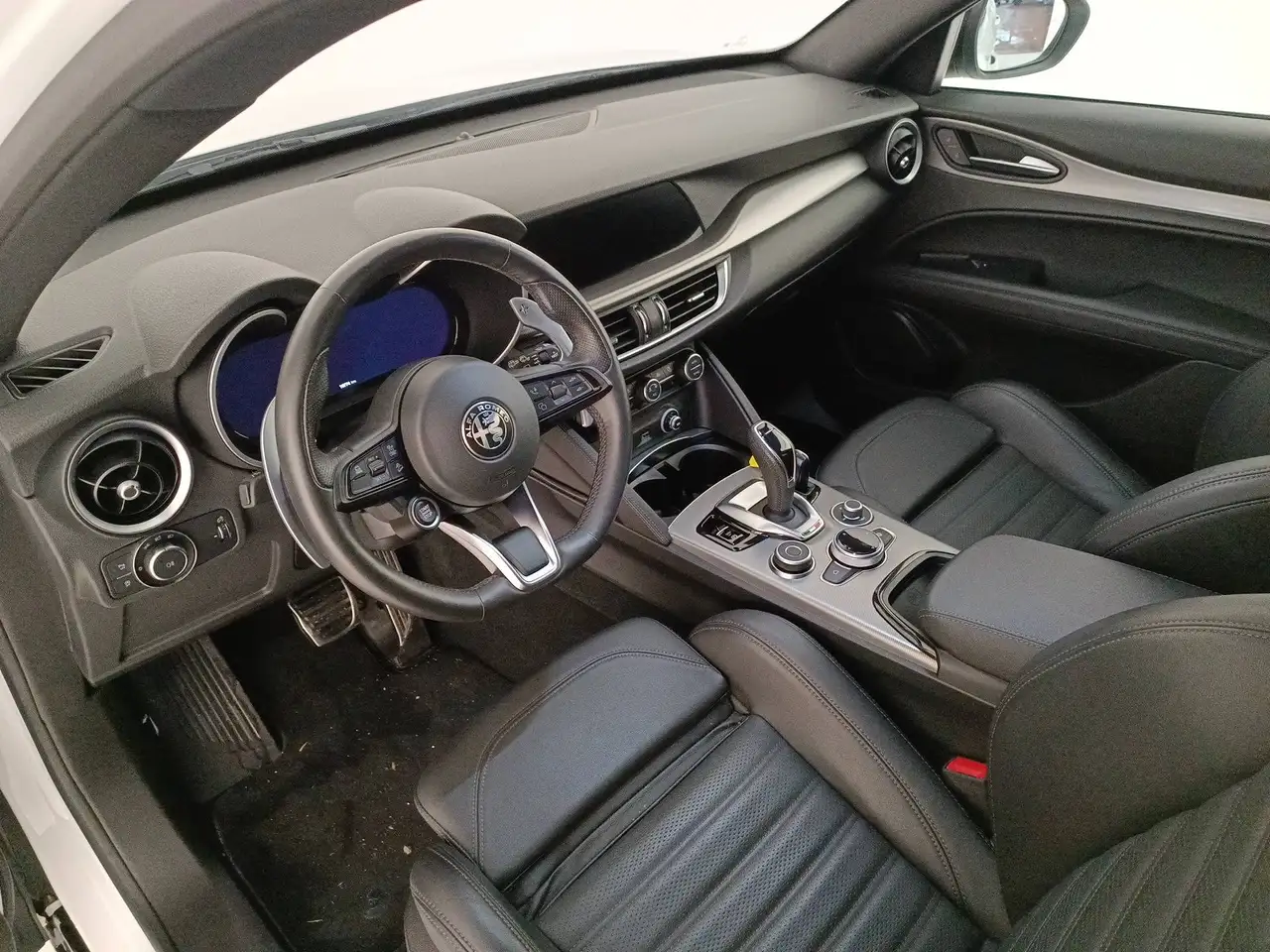 Alfa Romeo Stelvio 2024 — фото 10