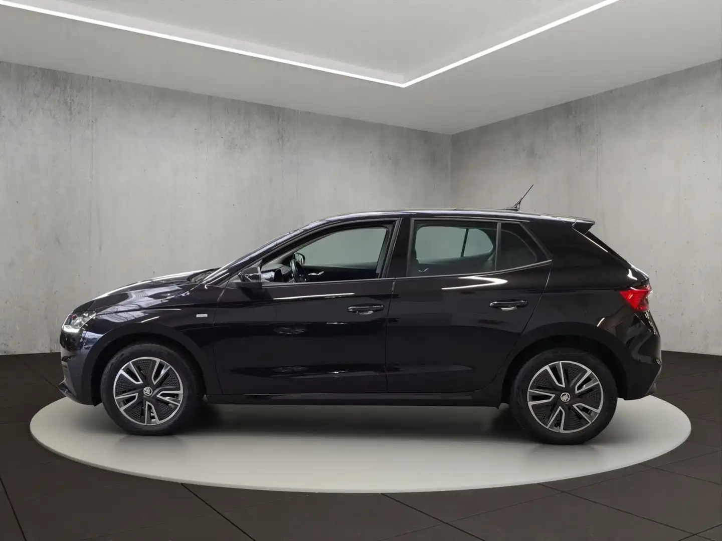 Skoda Fabia Tour 1.0 TSI 6-Gang Zwart - 2