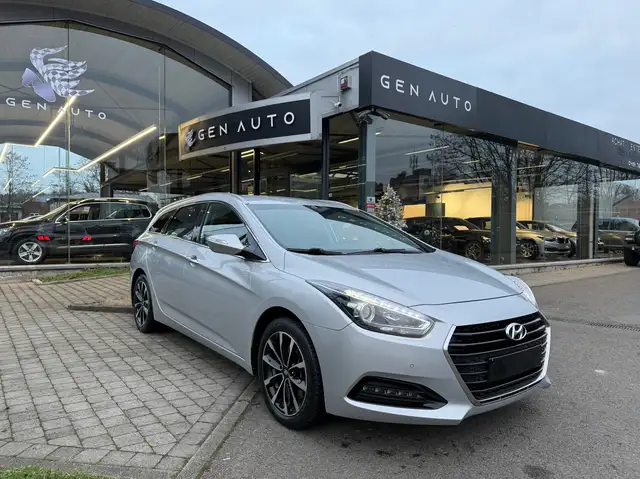 Hyundai i40 SW 1.7 CRDi Automatique *12 à 36 MOIS GARANTIE*