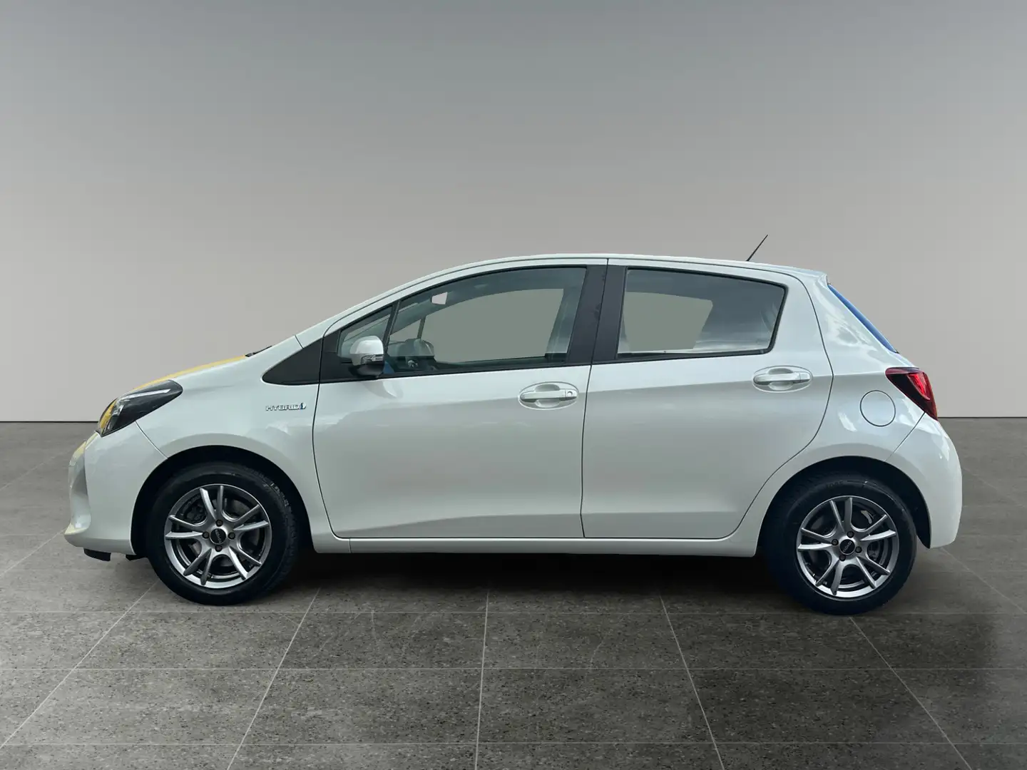 Toyota Yaris 1,5 HYBRID 5-TG. ACTIVE Weiß - 2