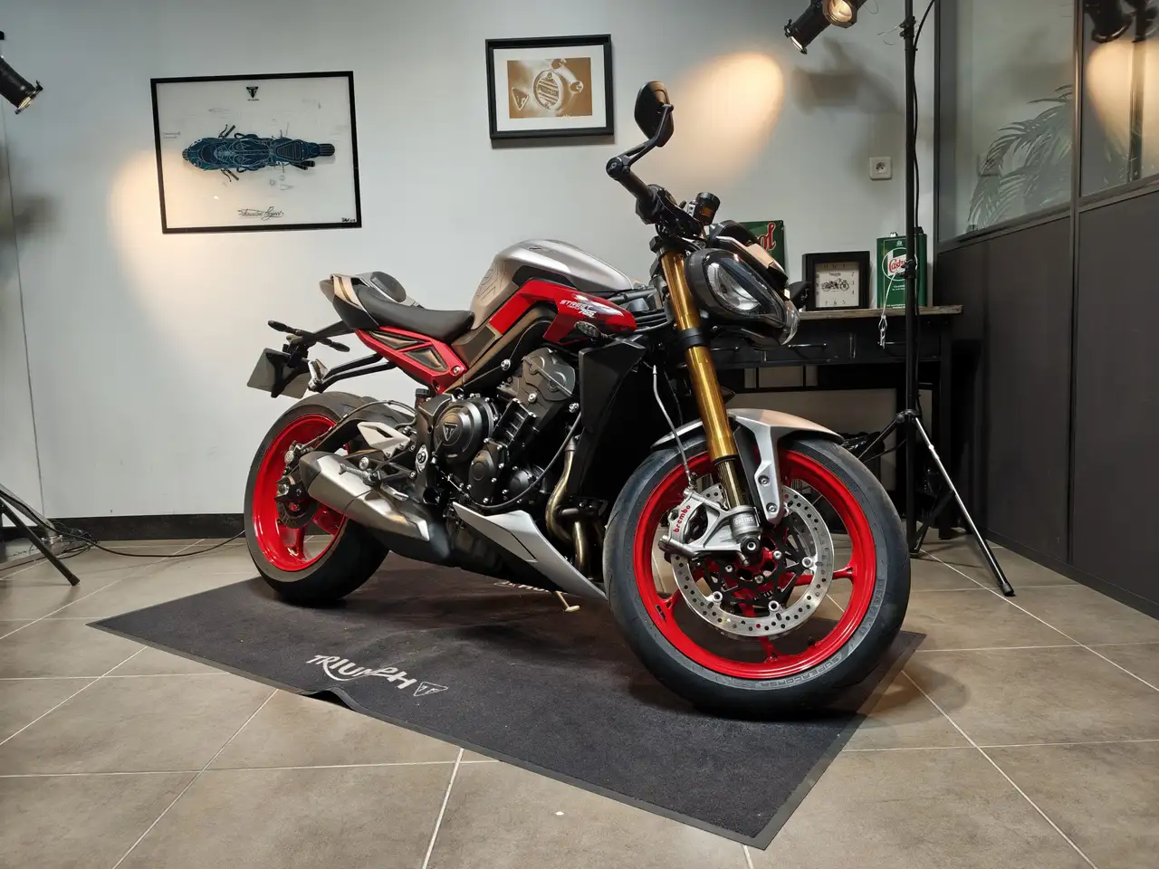 Triumph Street Triple 765