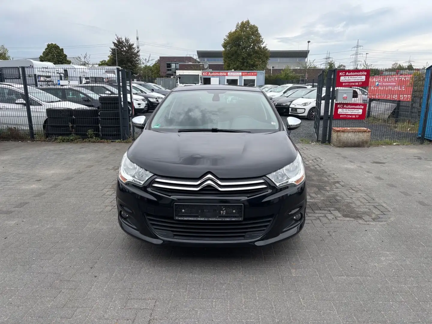 Citroen C4 Lim. Selection*NAVI*2HAND*PDC*ALUS* Schwarz - 2