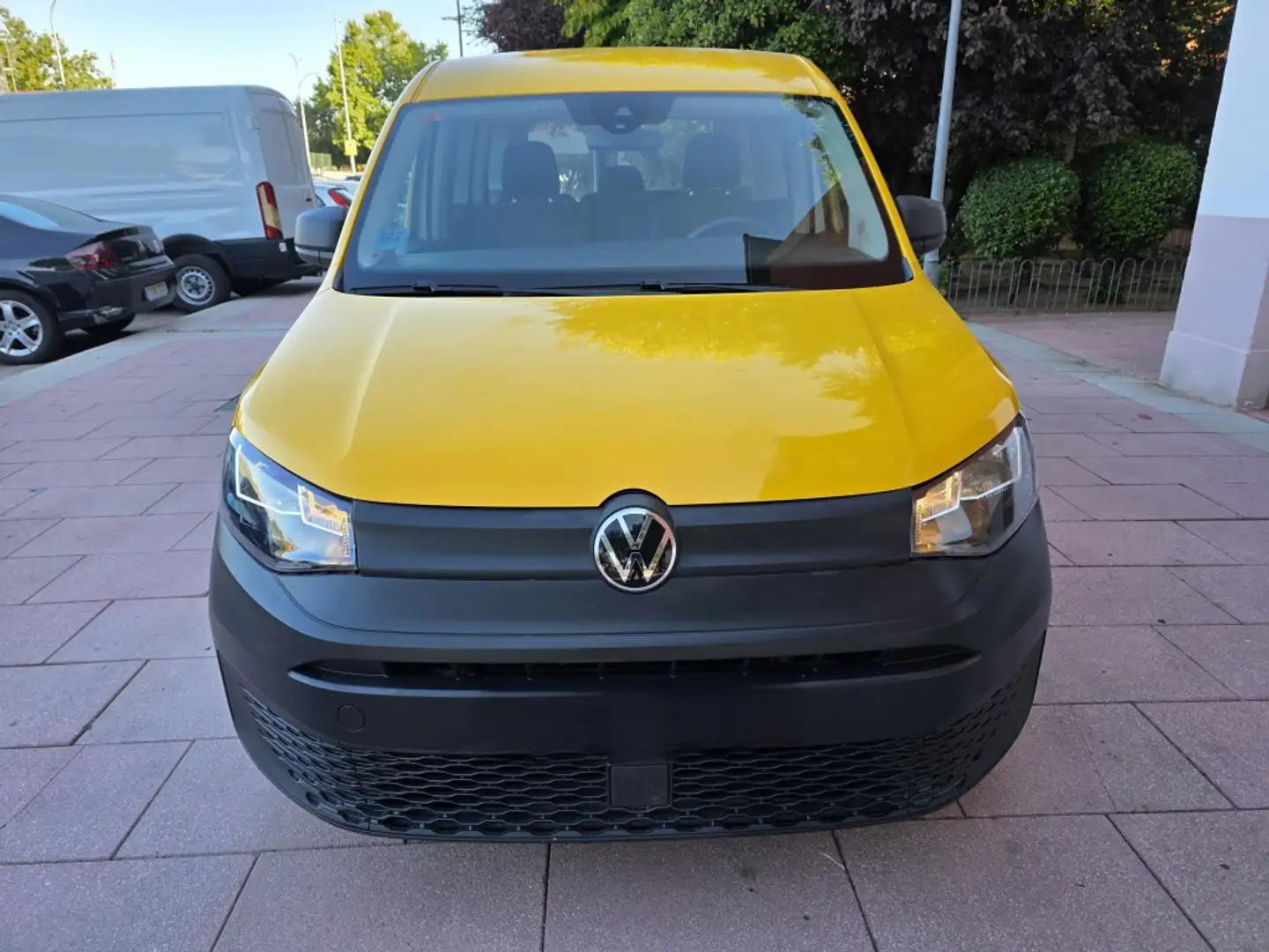 Volkswagen Caddy 2.0TDI Kombi 75kW Jaune - 2