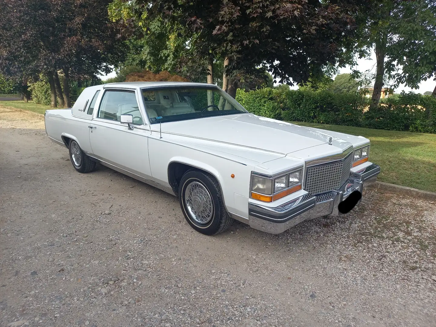 Cadillac Brougham fleetwood - 1